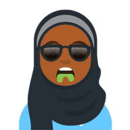 正在加盐的紫菜汤