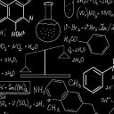 未寄出的信笺积满灰尘